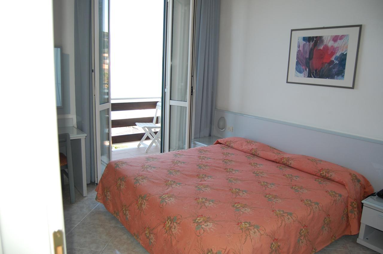 Hotel Villa Ombrosa Portoferraio Pokój zdjęcie