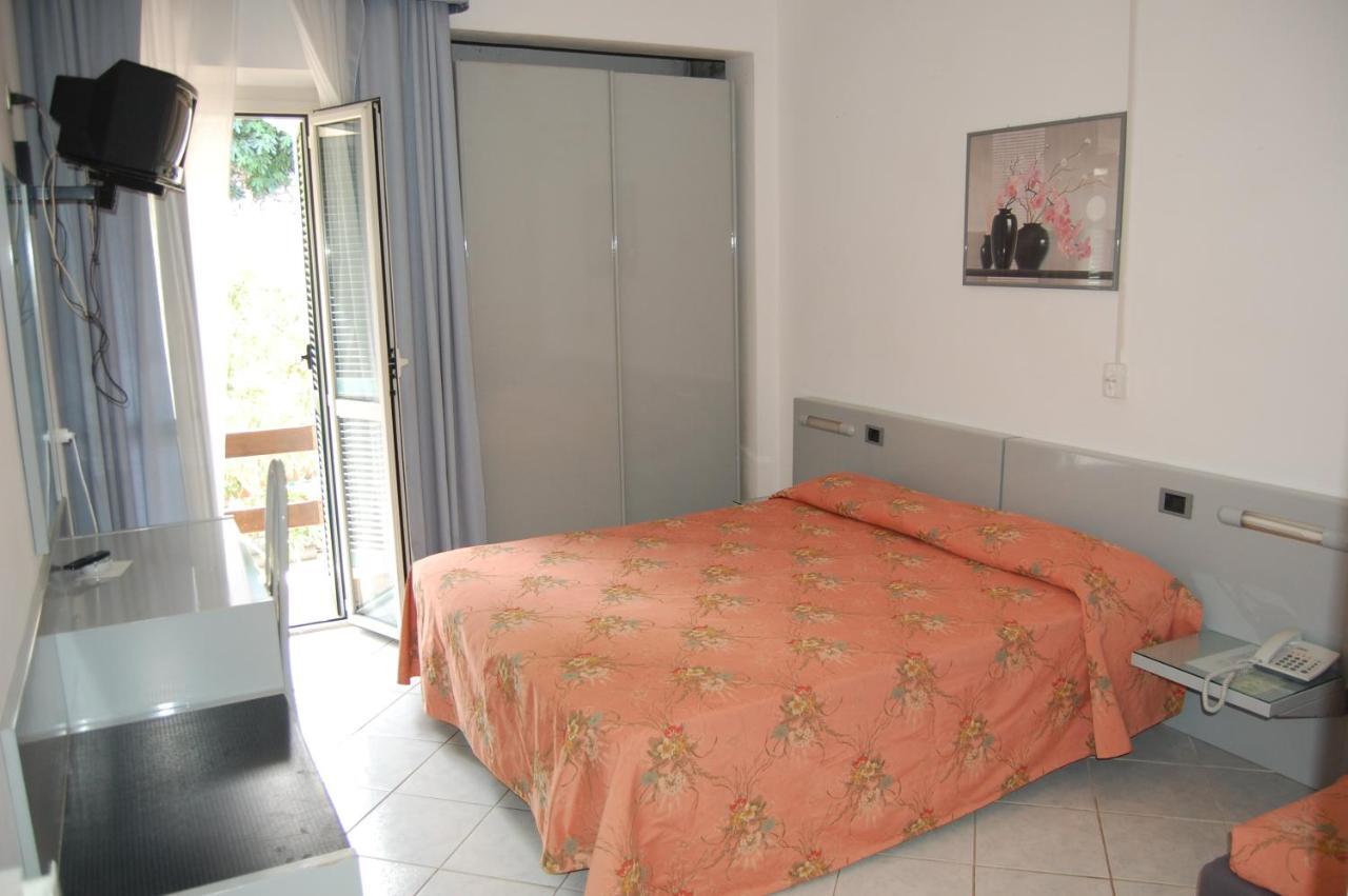 Hotel Villa Ombrosa Portoferraio Pokój zdjęcie